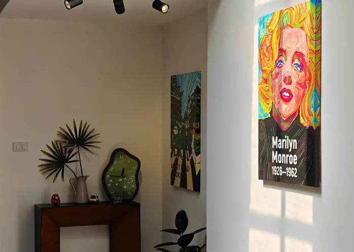 Thonglor 4-story Modern Art Free Wifi Netflix * Bangkok
