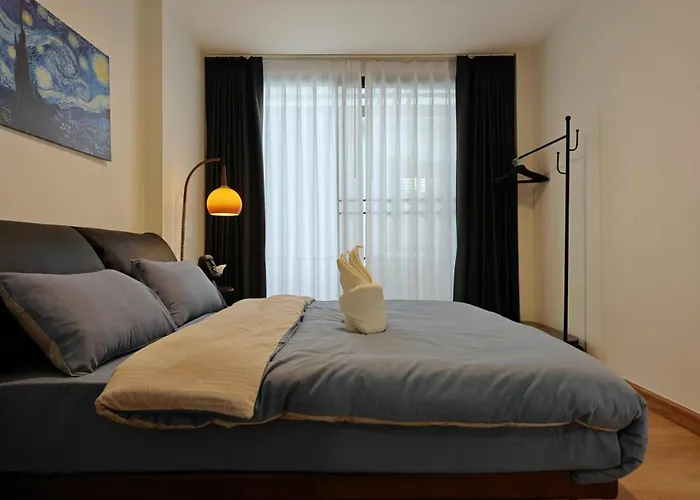 Thonglor 4-story Modern Art Free Wifi Netflix Villa