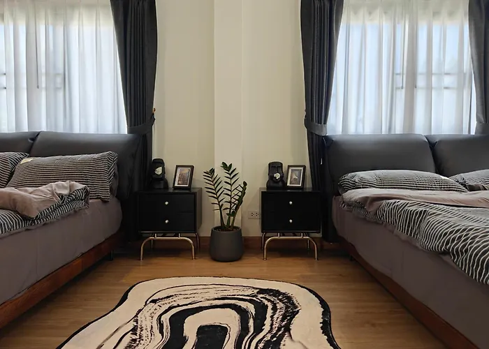 Thonglor 4-story Modern Art Free Wifi Netflix Villa