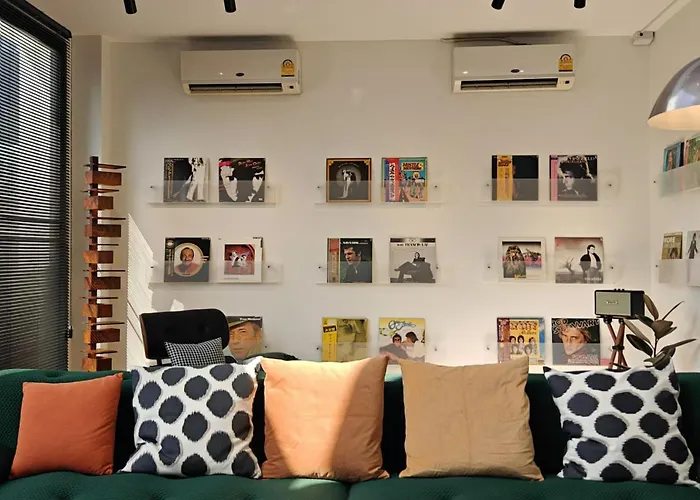 Thonglor 4-story Modern Art Free Wifi Netflix Bangkok