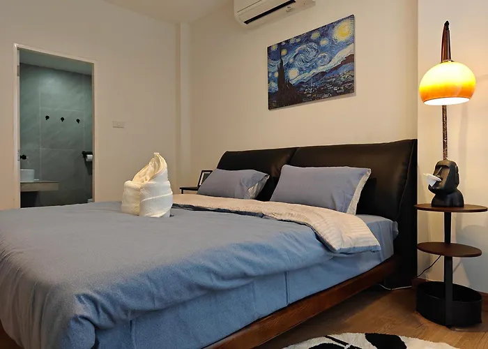 Thonglor 4-story Modern Art Free Wifi Netflix Villa *