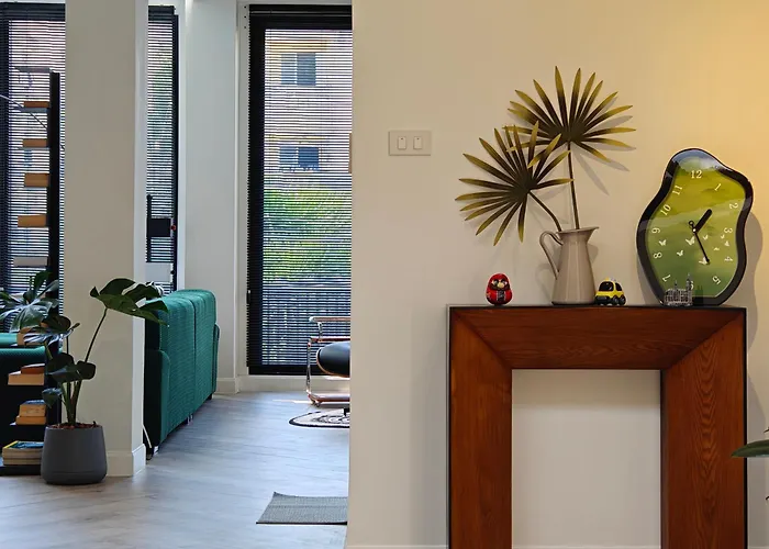 Thonglor 4-story Modern Art Free Wifi Netflix * Bangkok