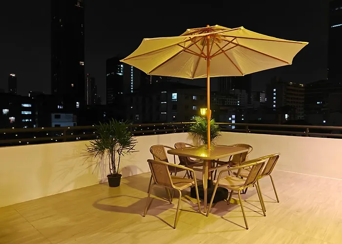 Thonglor 4-story Modern Art Free Wifi Netflix Villa