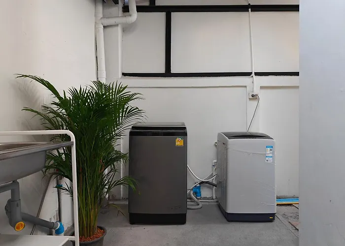 Thonglor 4-story Modern Art Free Wifi Netflix Villa *