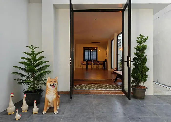 Thonglor 4-story Modern Art Free Wifi Netflix Villa