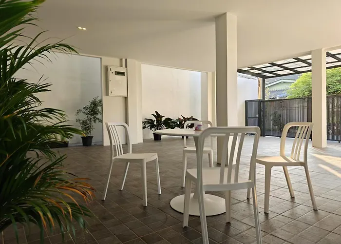 Thonglor 4-story Modern Art Free Wifi Netflix Villa Bangkok